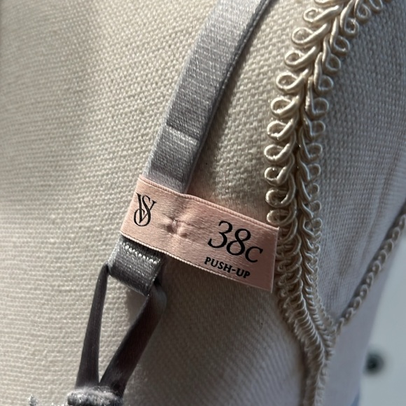 Victoria’s Secret gray stars and moon print push up bra  size 38C - Picture 10 of 12